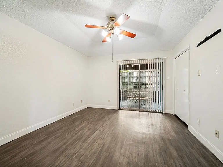8902 Marilyn Dr — Photo 8