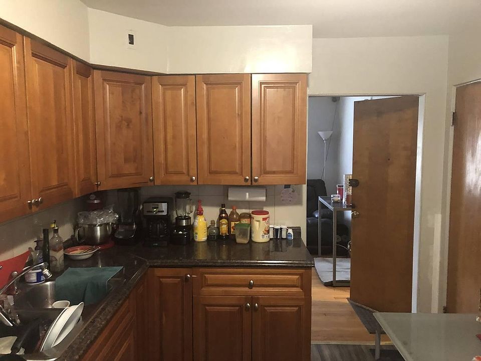 1st image of 5537 N Artesian Ave #1