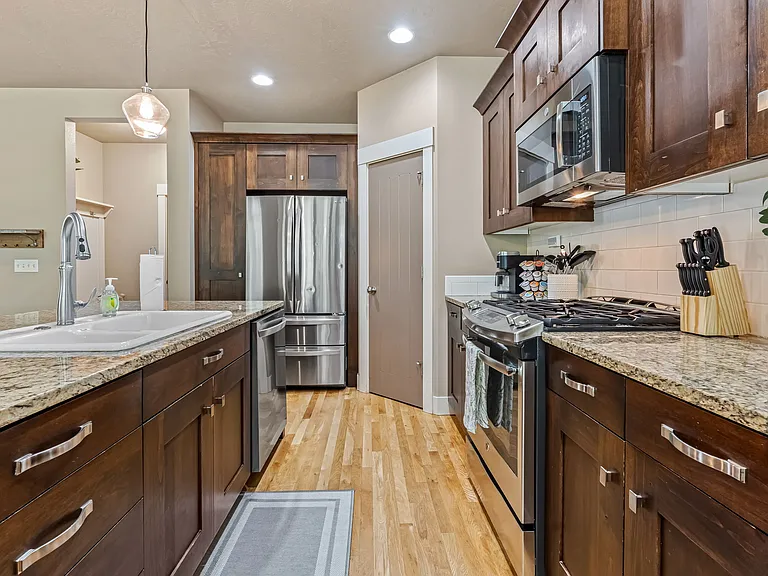 2719 E Decameron Ln — Photo 27