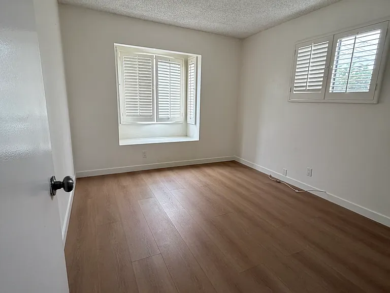 1902 Harriman Ln — Photo 9