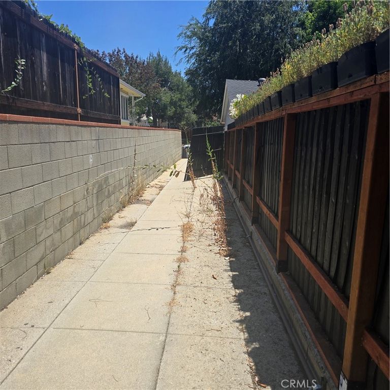 5139 Loleta Ave, Los Angeles, CA - More