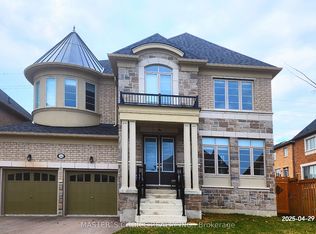 264 Reg Harrison Trl, Newmarket, ON L3X 0M4