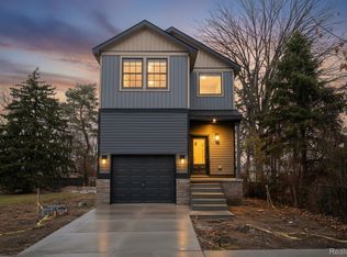 8475 Stout Ave, Warren, MI 48093