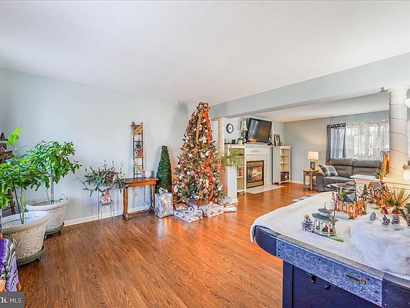 5th image of 101 Rosewood Dr