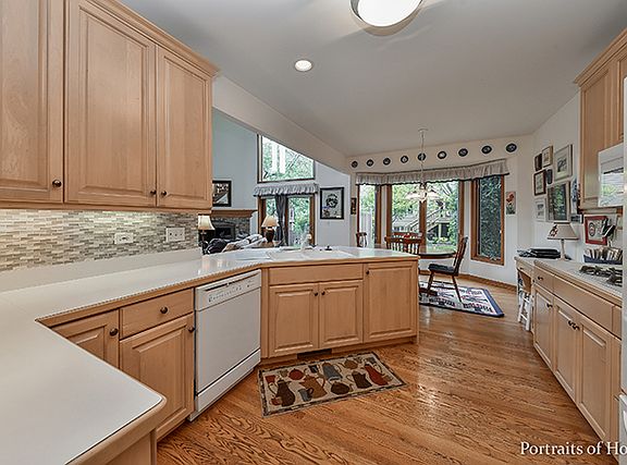 4th image of 26W175 Klein Creek Dr