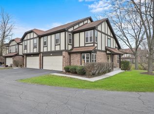344 Golfview Ct, Bloomingdale, IL 60108