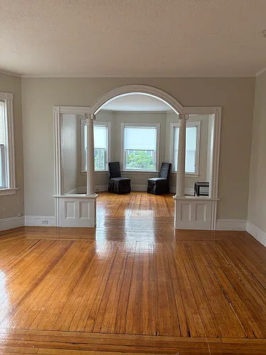 390 Lloyd Ave #1 Photo 1