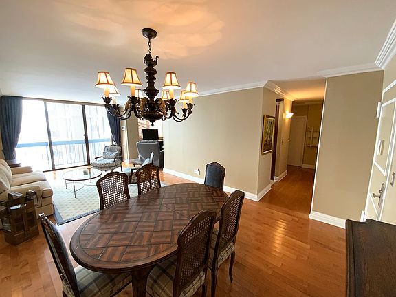 4th image of 27010 Grand Central Pkwy APT 27A
