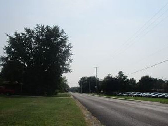 4th image of 211 N 168th Ave