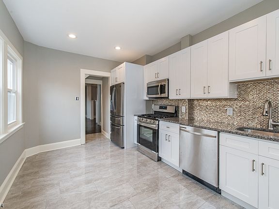 3rd image of 99 Sanford St