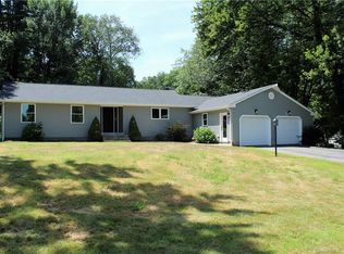 3 Lakewoods Ln, Columbia, CT 06237