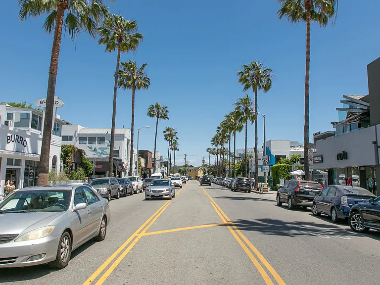 Enjoy the bright atmosphere of Marina Del Rey