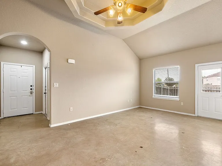 216 Stone Gate Dr — Photo 7
