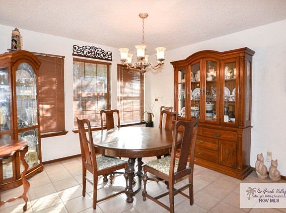 5th image of 1813 S Palm Court Dr