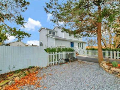 533 Peconic Bay Blvd, Riverhead, NY, 11901