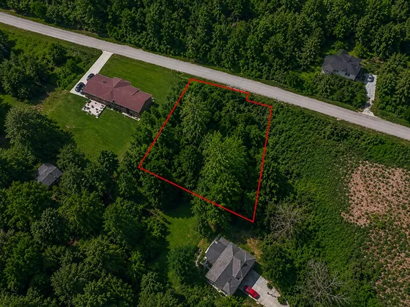 1 W Cumberland Dr, Louisville, TN 37777