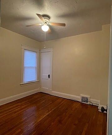 4th image of 2626 E 126th St #Up