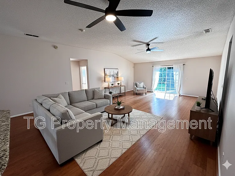 1449 Blue Heron Ln E — Photo 33