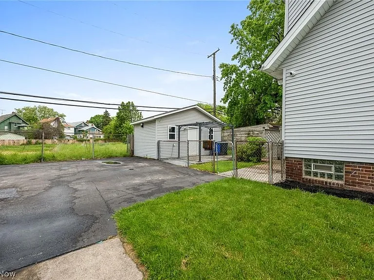 11715 Rutland Ave — Photo 29
