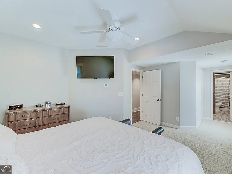 209 Cedar Dr — Photo 18