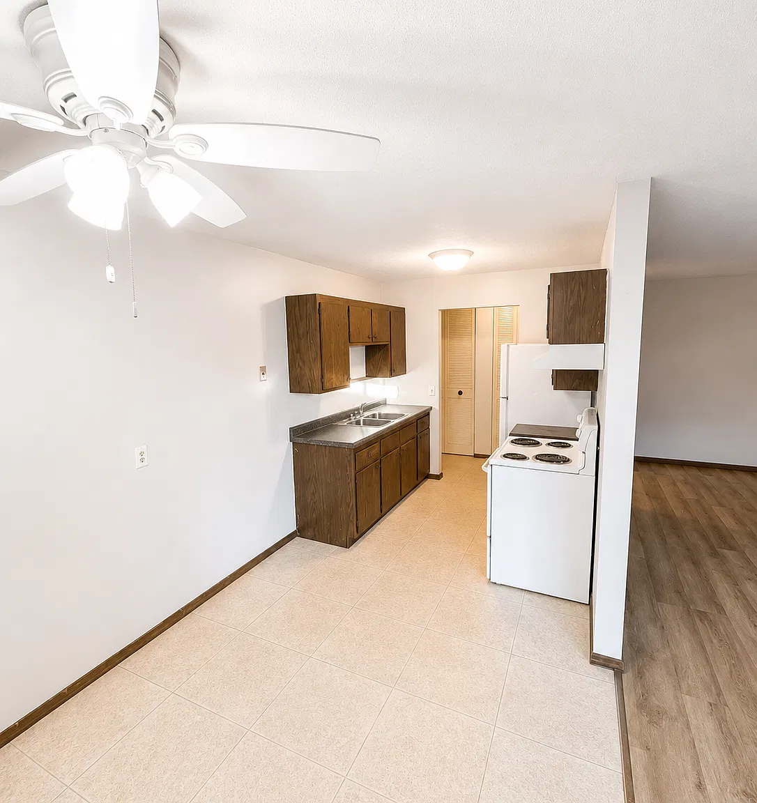 Hazelwood Apartments — Photo 3