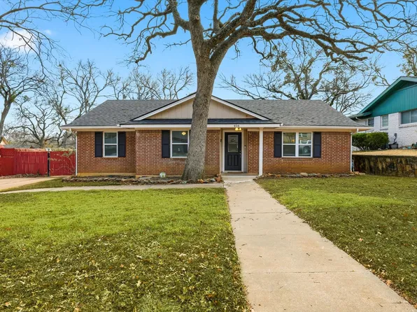 404 E Huitt Ln, Euless, TX 76040
