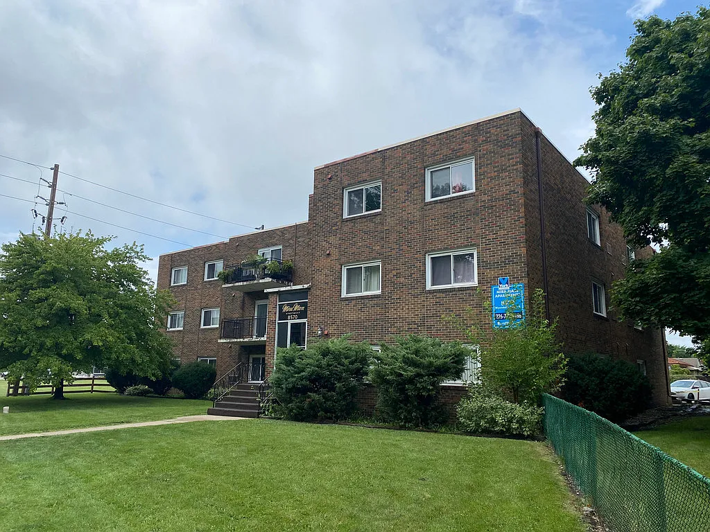 2 bed, $1,595 — Photo 2