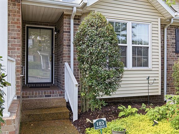 2nd image of 103 Pepper Ridge Cir