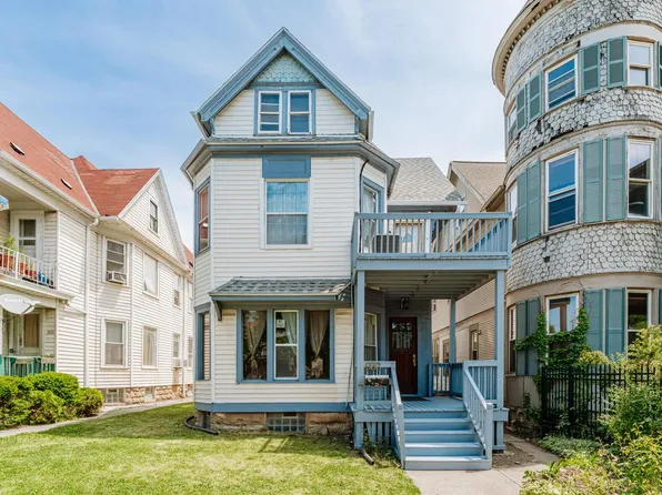 932 S Layton BOULEVARD, Milwaukee, WI 53215