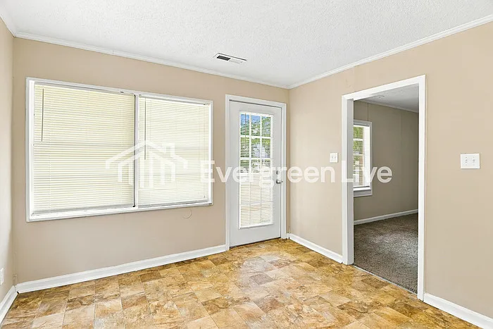 1556 20th Ave — Photo 2