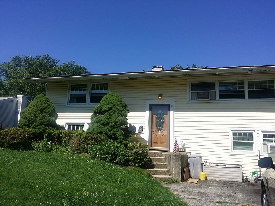 1st image of 58 Scotchpine Dr