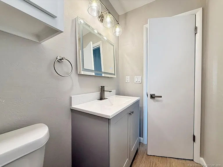 424 N Market Ave — Photo 20