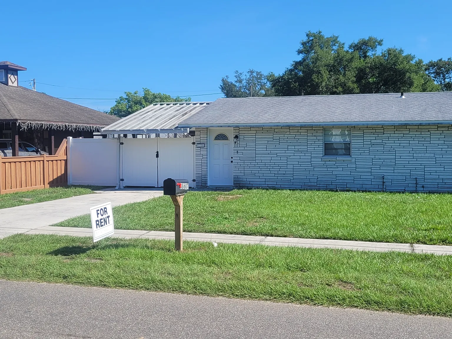 2 bed, 800 sqft, $1,450 — Photo 1