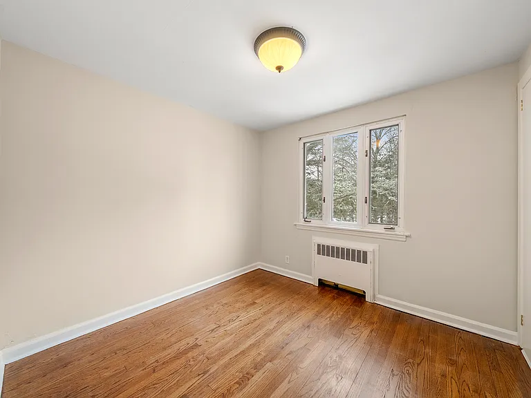 44 Knickerbocker Rd — Photo 17