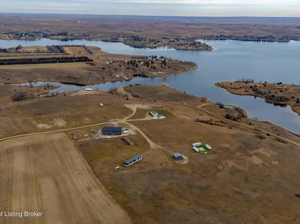 6812 E Schatz Ln, Elgin, ND 58533