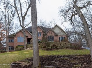2907 Fawn Trail Ct, Prairie Grove, IL 60012
