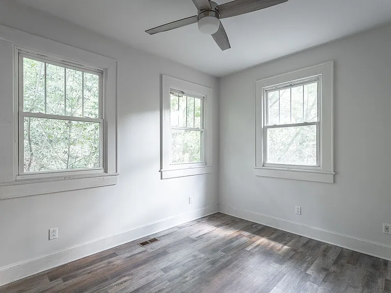 1300 Riverview Rd — Photo 15