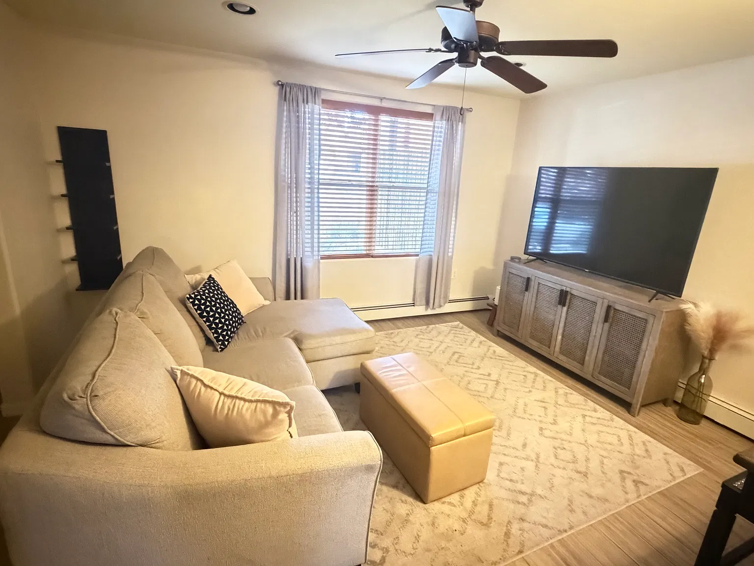2 bed, 1170 sqft, $3,500 — Photo 4