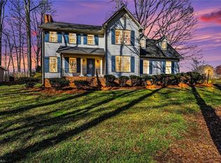 6135 Spring Forest Dr, Pfafftown, NC 27040