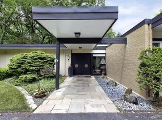 35 Plymouth Ct, Lincolnshire, IL