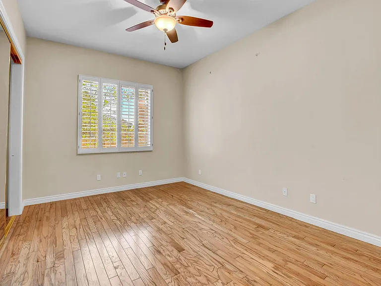 9101 Crystal Lake Ct — Photo 44