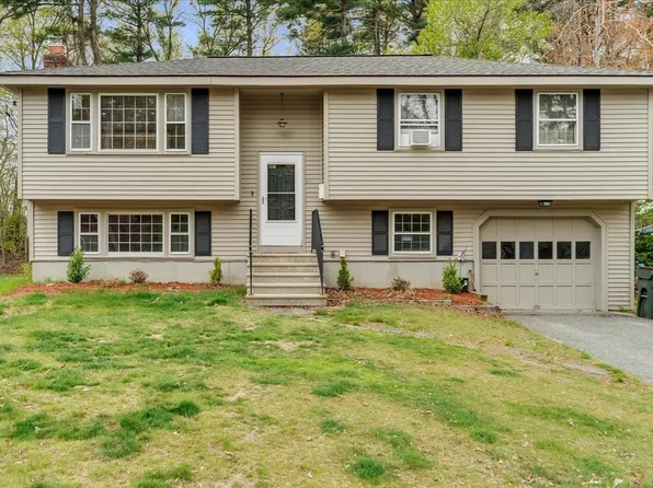 49 Monique Dr, Bellingham, MA 02019