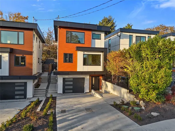 1342 Wood St, Esquimalt, BC V9A 5E1