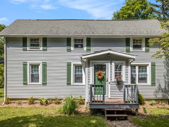 6293 N 28th St, Richland, MI 49083