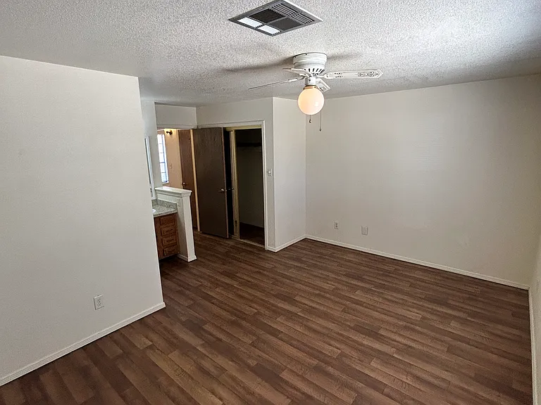 4025 Mary Cir #C — Photo 14