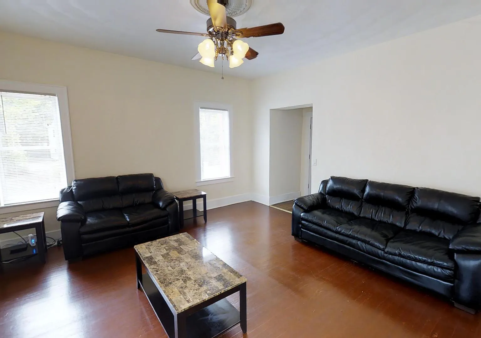 4 bed, $2,600 — Photo 2