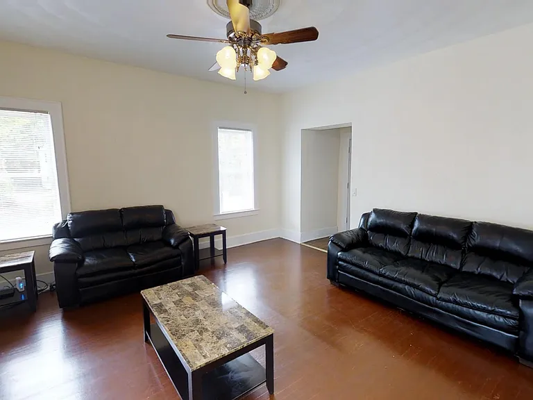 1929 E Genesee St #4 — Photo 2