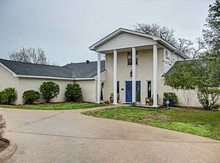 3501 Stillmeadow Dr, Bryan, TX 77802