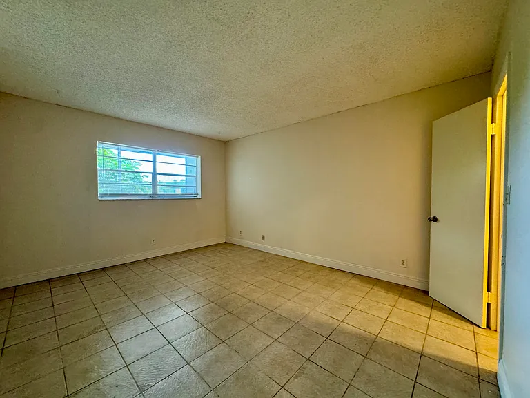6505 Winfield Blvd #B-45 — Photo 6