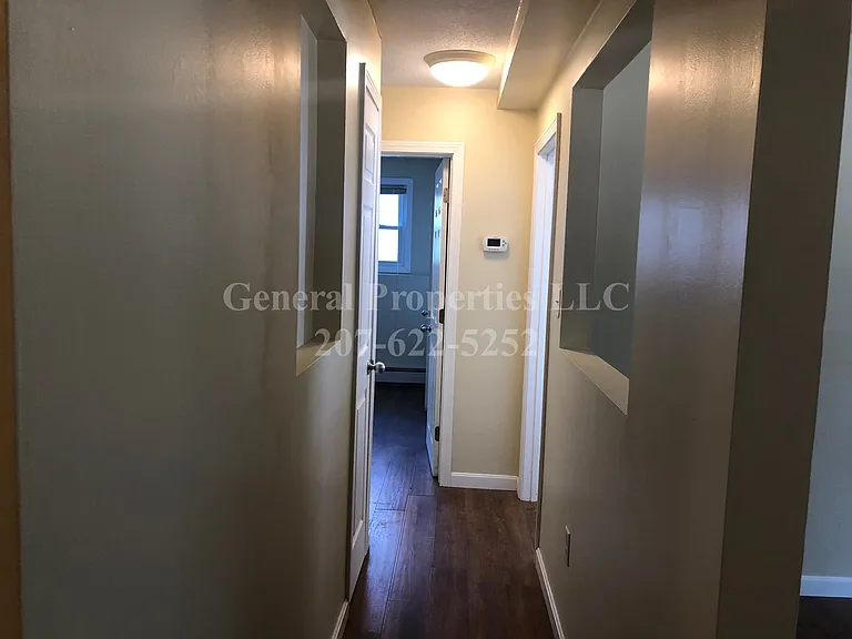 592 Riverside Dr — Photo 15